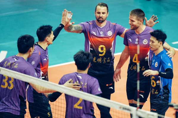 超强外助+新老纠合原土球员，卫冕冠军上海男排新赛季强势首秀，